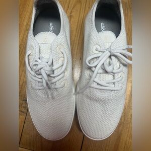 Allbirds women’s Tree Runners branded “Mölnlycke” cream color size 10 NWOB